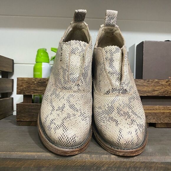 Freebird Sadie, Size 7 - Picture 2 of 3